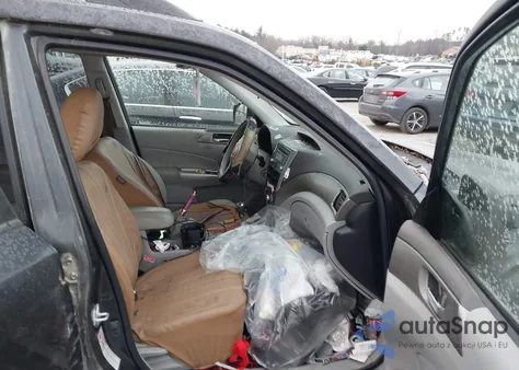 2010 Subaru Forester 2.5X Premium z USA, uszkodzony, nr VIN JF2SH6CC4AG705128